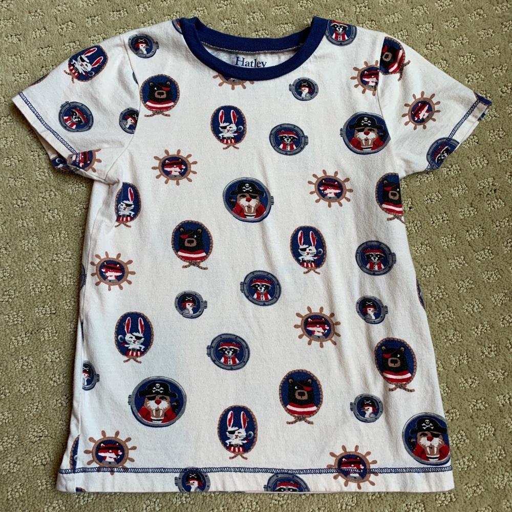 🏴‍☠️ Hatley pirate tee! 🏴‍☠️